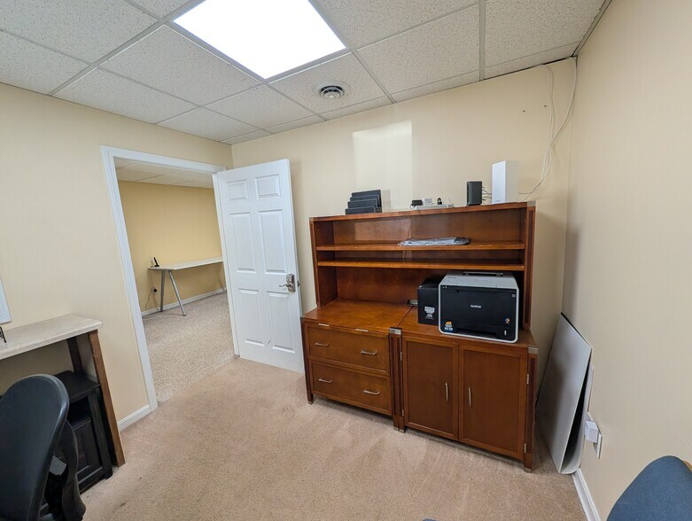 More Photos Of 42 Dover Point Rd, Dover Office For Lease