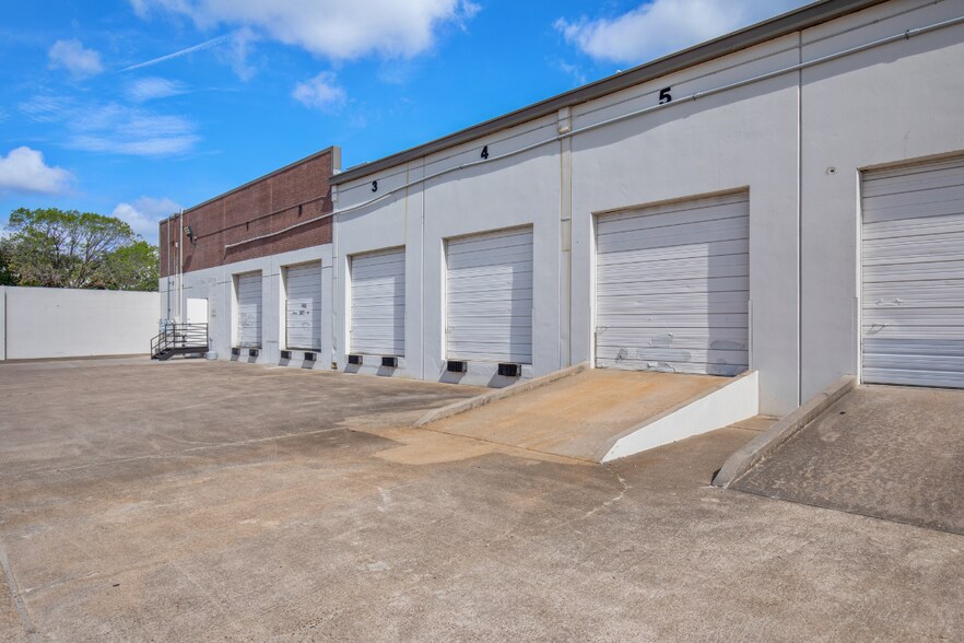 More Photos Of 6100 West By Northwest Blvd, Houston Unknown For Lease