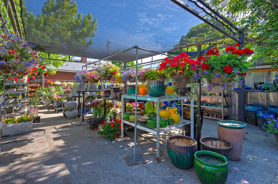 More Photos Of 2194 E Fort Union Blvd, Salt Lake City Freestanding For Sale
