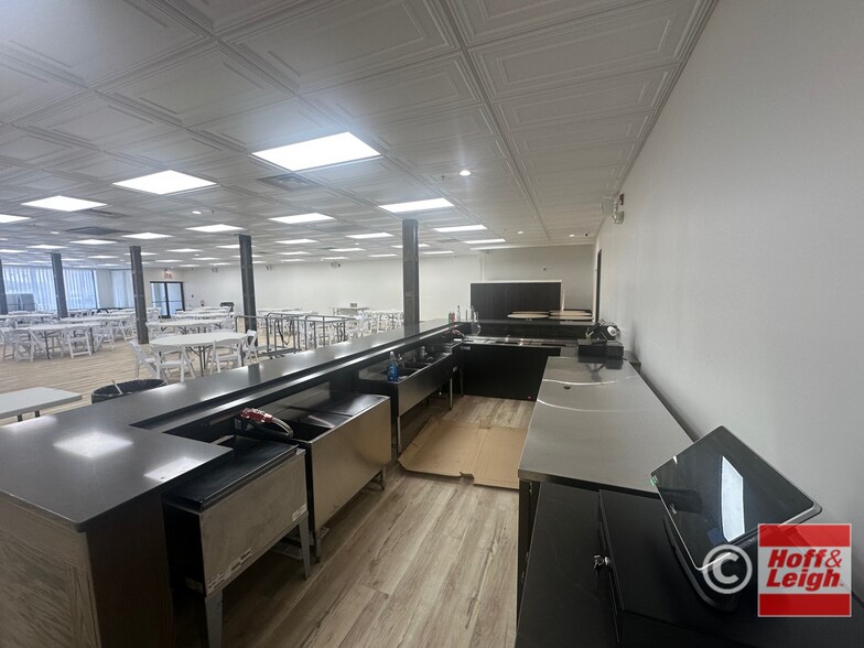 More Photos Of 2128 Front St, Cuyahoga Falls Storefront Retail Office For Sale