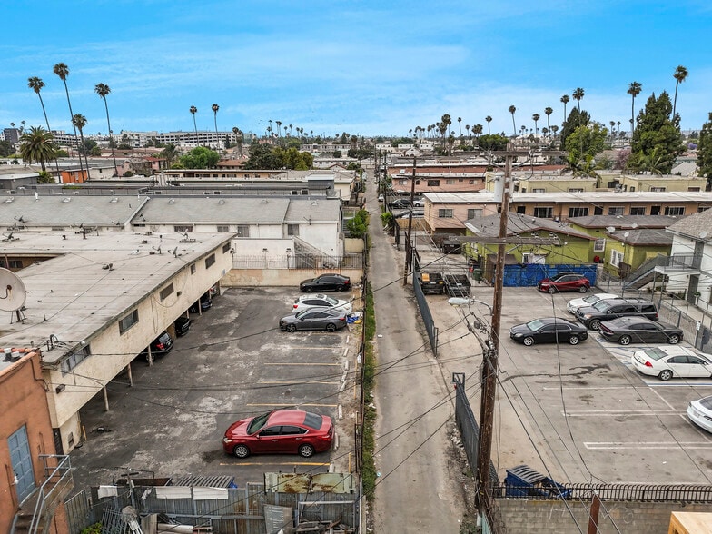 More Photos Of 601 W 82nd St, Los Angeles Apartments For Sale