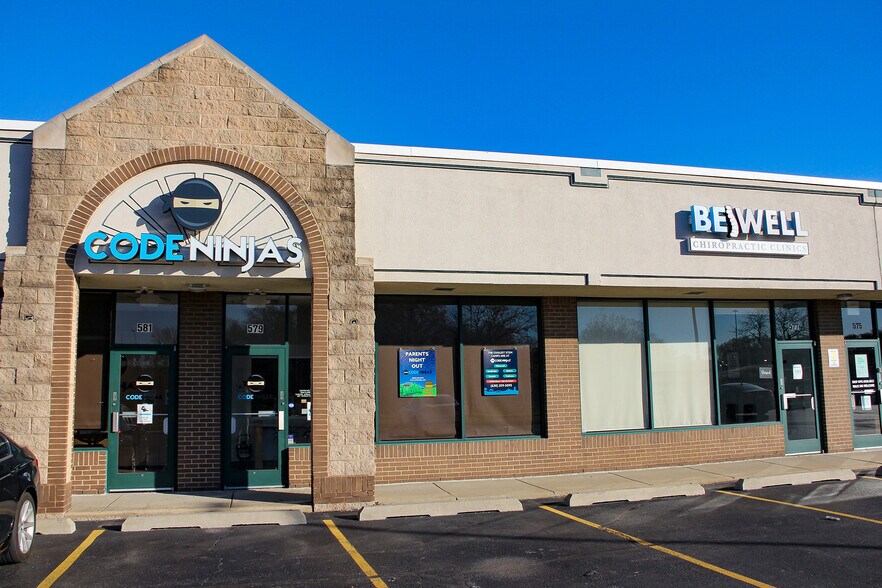 More Photos Of 559-617 N York St, Elmhurst General Retail For Lease