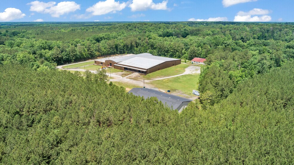 More Photos Of 121 Trotter Industrial Ln, Saluda Warehouse For Lease