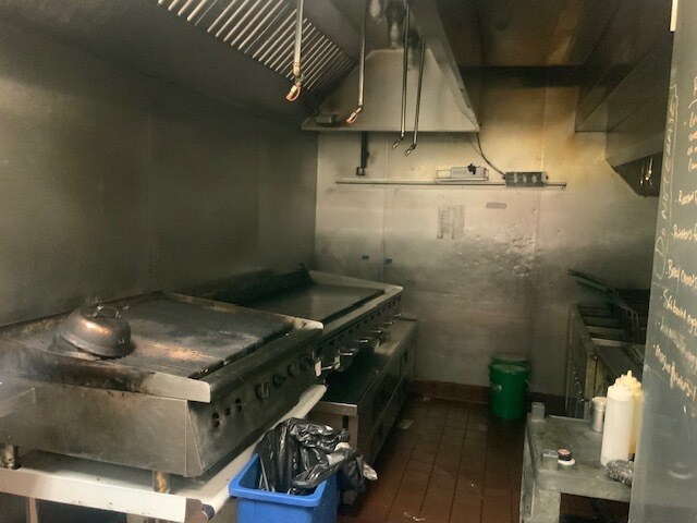 More Photos Of 1323 O St, Lincoln Bar For Lease