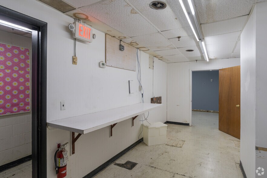 More Photos Of 233 S Broadway, Pennsville Unknown For Lease