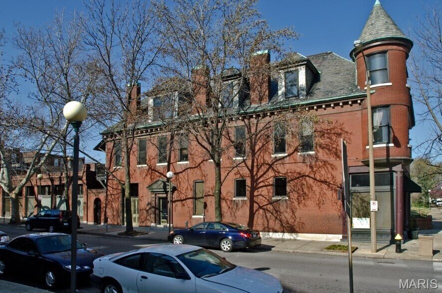 More Photos Of 5 S Newstead Ave, Saint Louis Office For Sale