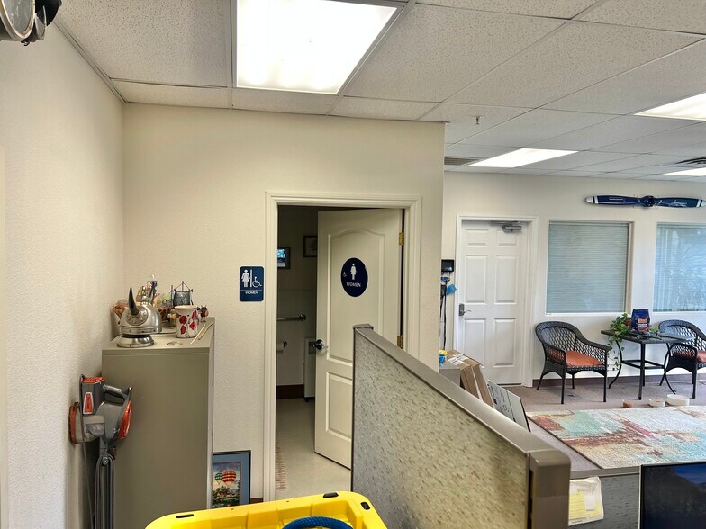 More Photos Of 2482 Progress Dr, Redding Manufacturing For Sale