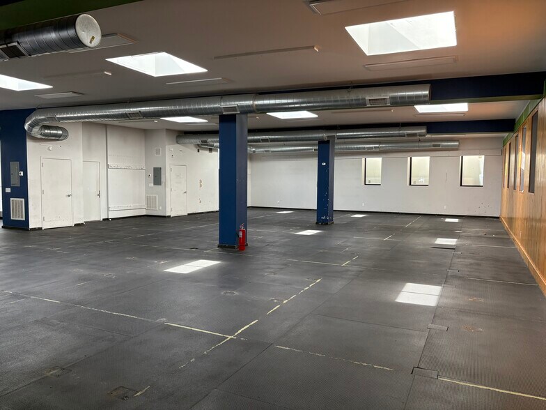 More Photos Of 343 Manville Rd, Pleasantville Loft Creative Space For Lease