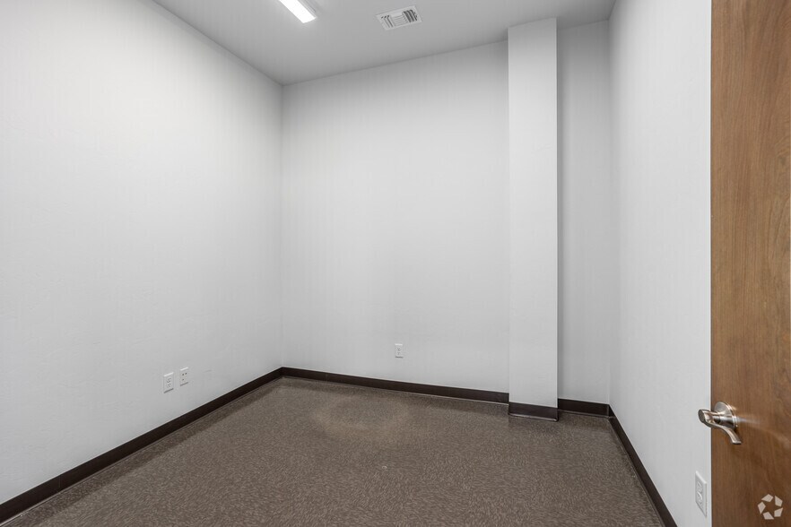 More Photos Of 8860 S Sunnylane Rd, Oklahoma City Unknown For Lease