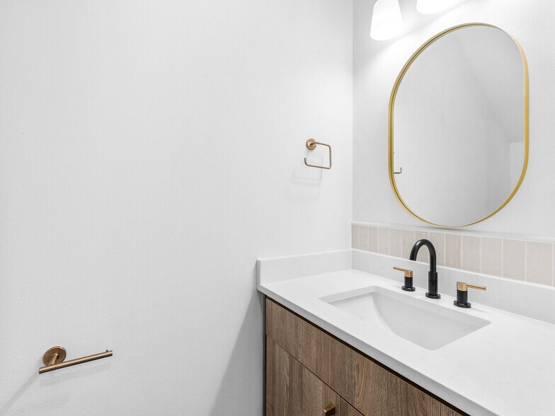 More Photos Of 7468 Tolman St, Portland Multifamily For Sale