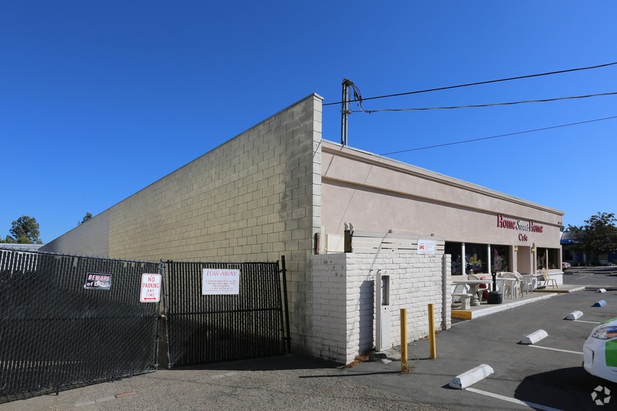 More Photos Of 662-672 Enterprise St, Escondido Warehouse For Lease