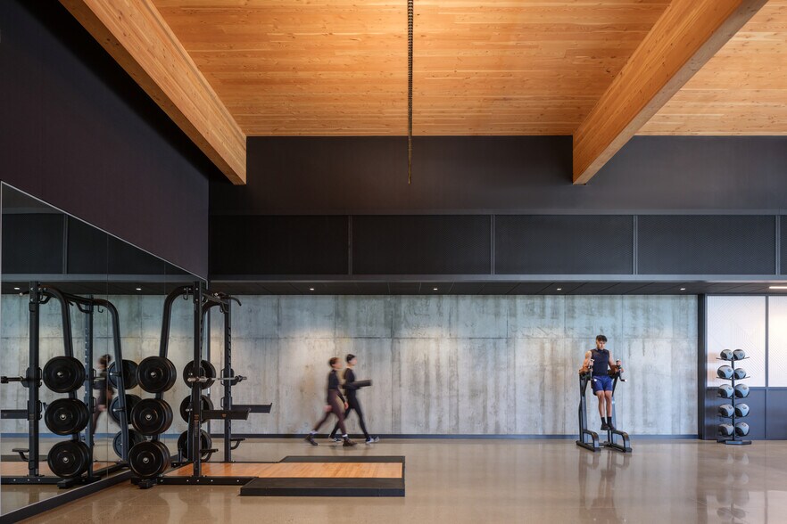 More Photos Of 50 Tanforan Ave, South San Francisco Unknown For Lease