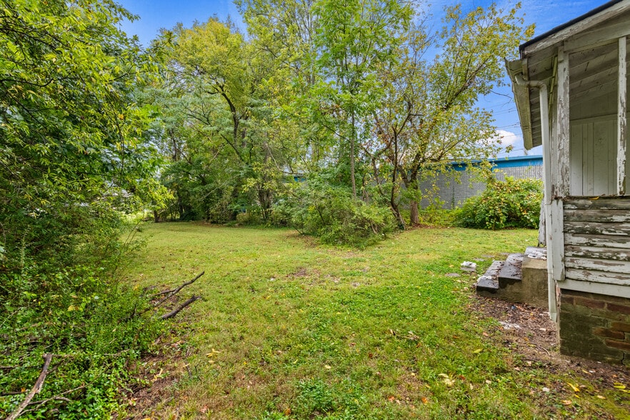 More Photos Of 226 E Main St, Sevierville Freestanding For Sale