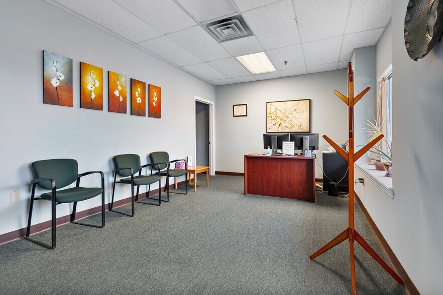 More Photos Of 29 Lafayette Rd, North Hampton Storefront Retail Office For Lease