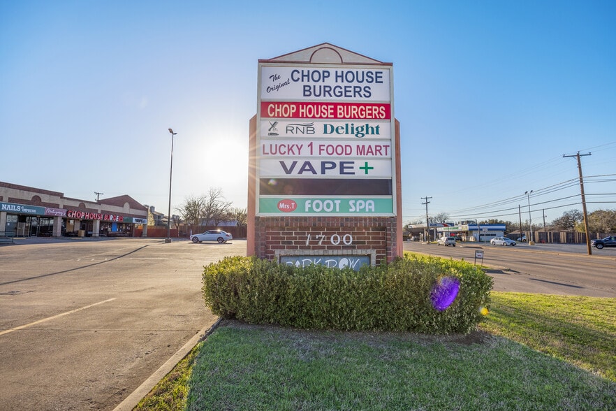 More Photos Of 1700 W Park Row Dr, Arlington Unknown For Lease