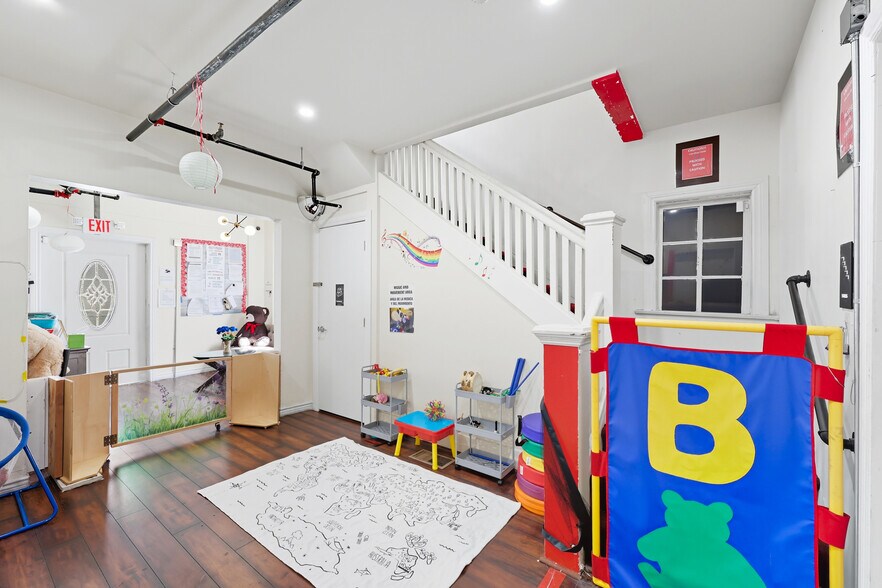 More Photos Of 522 W VERNON Ave, Los Angeles Daycare Center For Sale