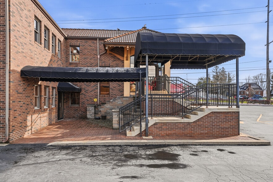 More Photos Of 2305 Wilmington Rd, New Castle Restaurant For Sale