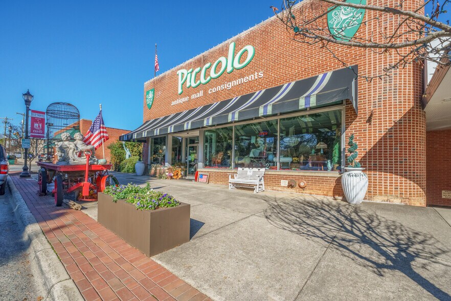 More Photos Of 134 N Main St, Belmont Storefront For Lease