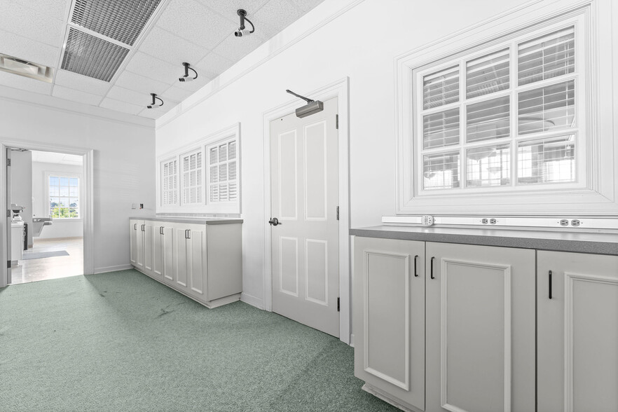 More Photos Of 8710 Hwy 69 S, Tuscaloosa Bank For Sale
