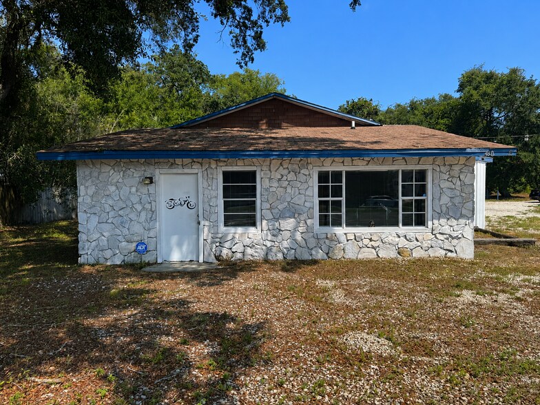 Primary Photo Of 4812 Gulf Breeze Pky, Gulf Breeze Auto Dealership For Sale