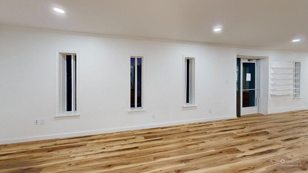 More Photos Of 400 W Cervantes St, Pensacola Flex For Lease