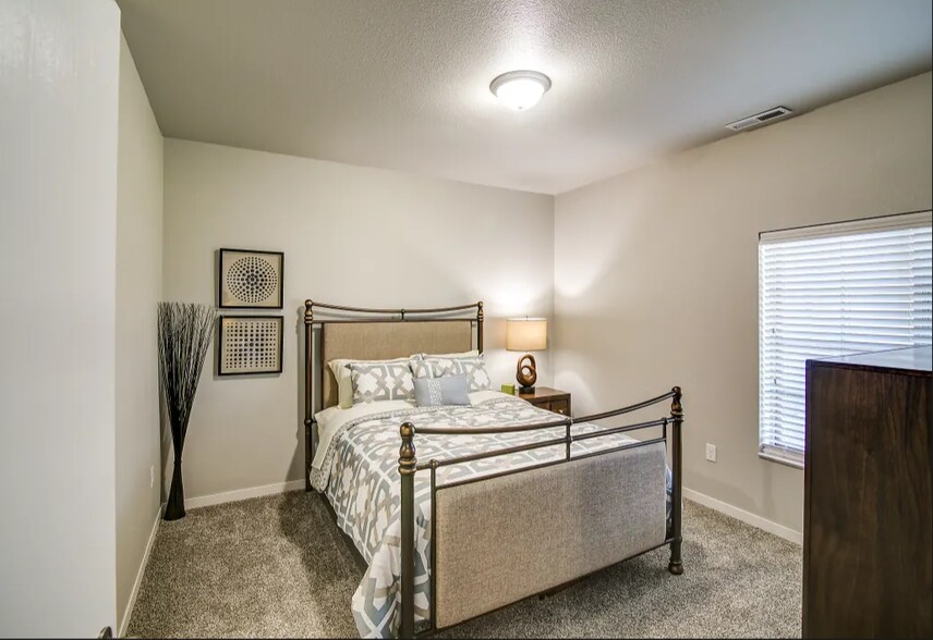 More Photos Of 1220-1250 27th Ave NW, Minot Apartments For Sale