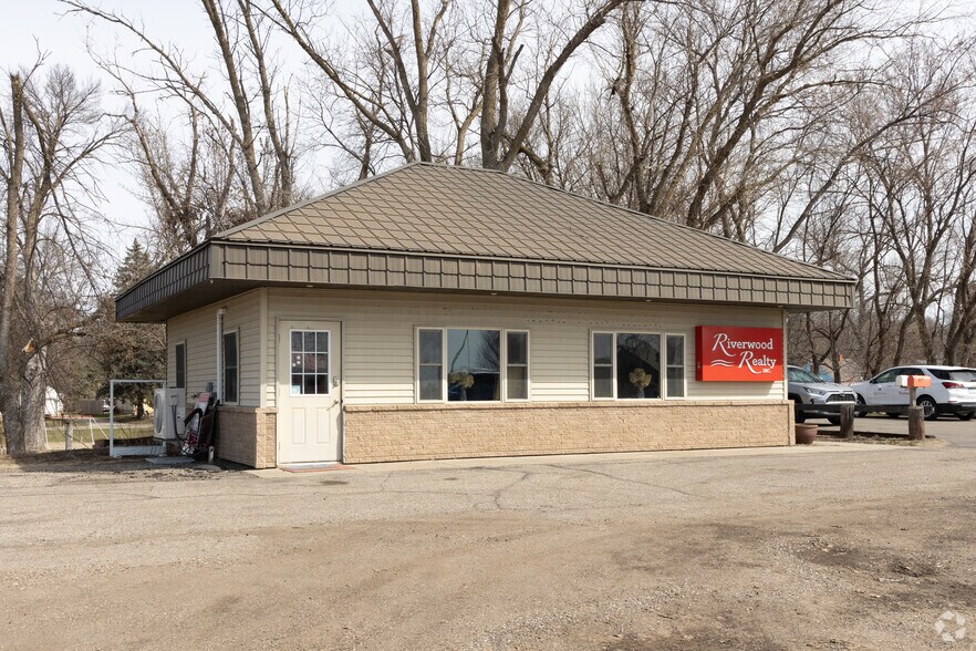 More Photos Of 617 E Highway 12, Litchfield Office For Sale
