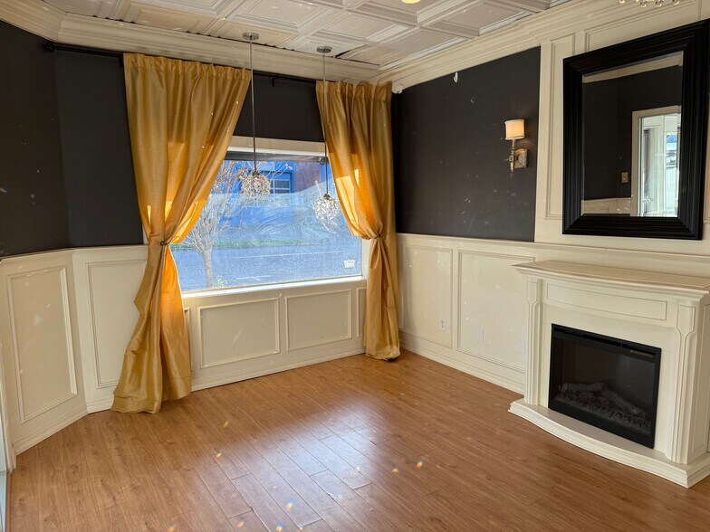 More Photos Of 328 Pioneer St, Ridgefield General Retail For Sale
