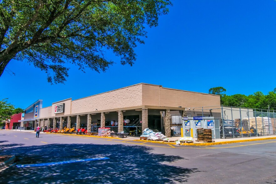 More Photos Of 1371 S Walnut St, Starke Supermarket For Sale