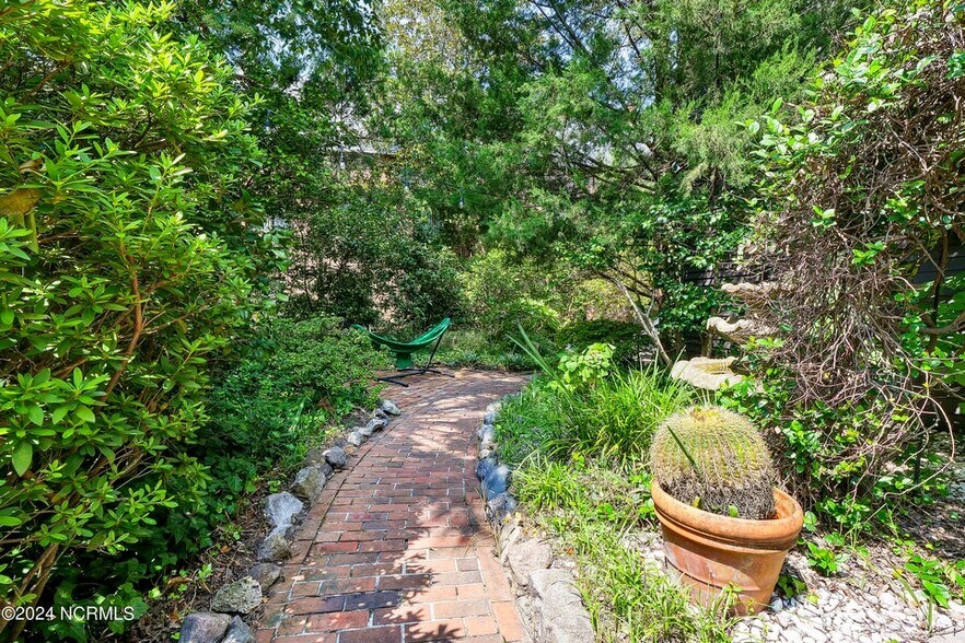 More Photos Of 118 S 4th St, Wilmington Hospitality For Sale