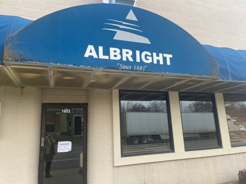 More Photos Of 1603 Main St, Winfield General Retail For Sale