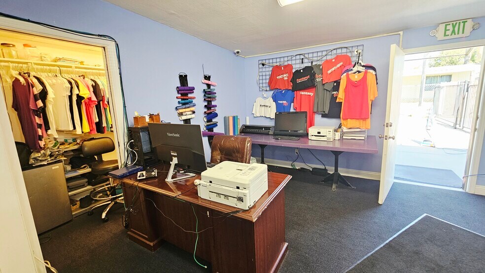 More Photos Of 306-308 Roberts Ln, Bakersfield Storefront Retail Residential For Sale