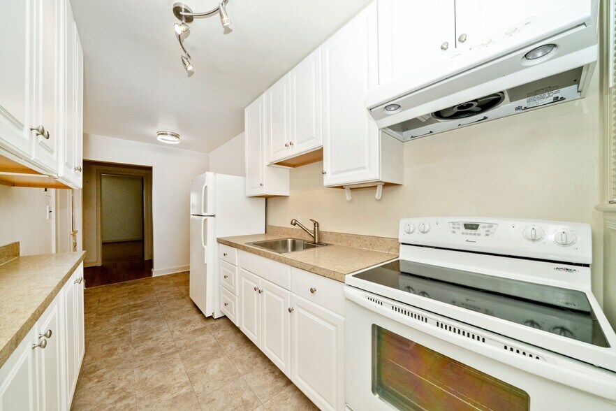 More Photos Of 25930 Ridge Rd, Damascus Apartments For Sale