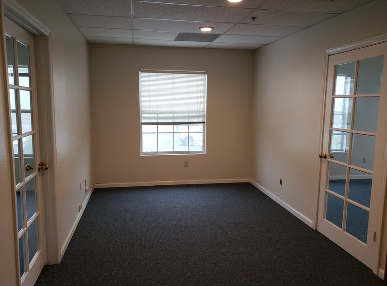 More Photos Of 1090 Adams St, Benicia Loft Creative Space For Lease