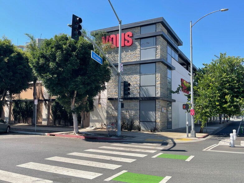 More Photos Of 700 E Broadway, Long Beach Restaurant For Sale