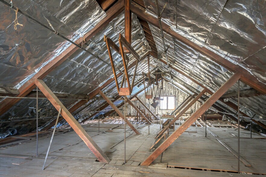 More Photos Of 515 Columbia St, Hudson Warehouse For Sale