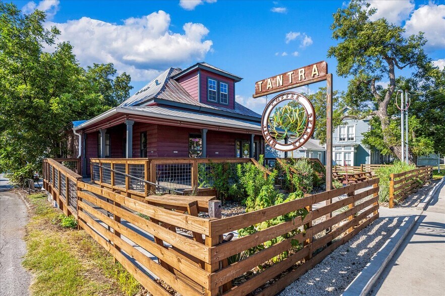 More Photos Of 217 W Hopkins St, San Marcos Restaurant For Sale