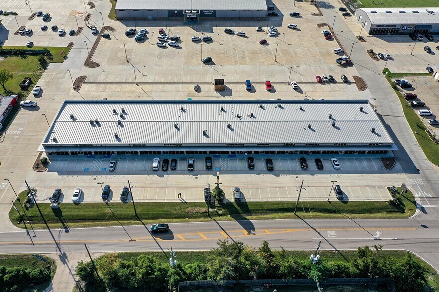 More Photos Of 16718 House Hahl Rd, Cypress Storefront Retail Office For Lease