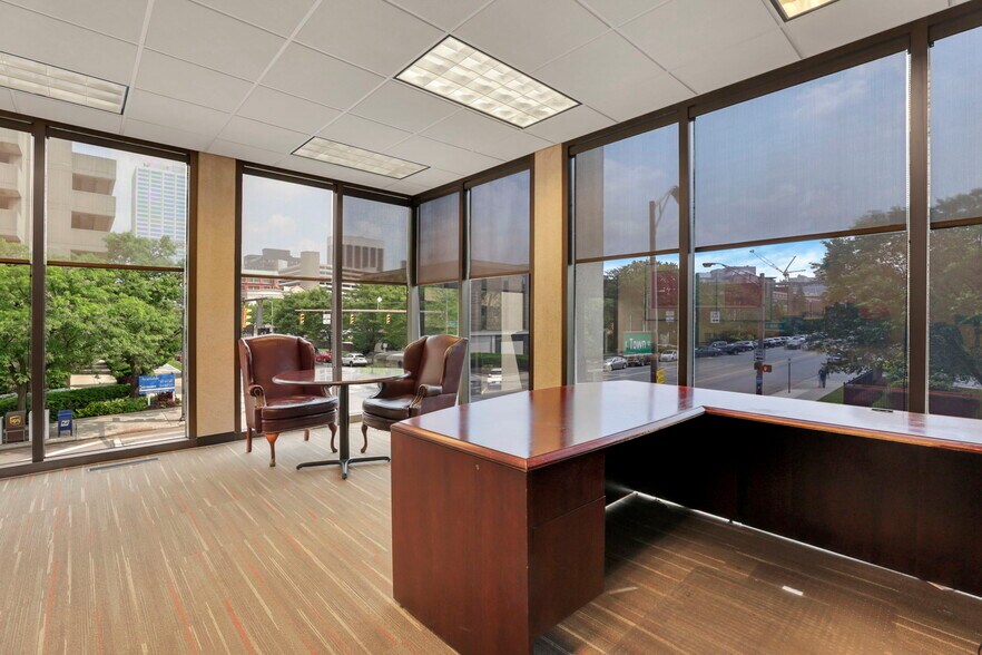 More Photos Of 141 E Town St, Columbus Office Residential For Lease