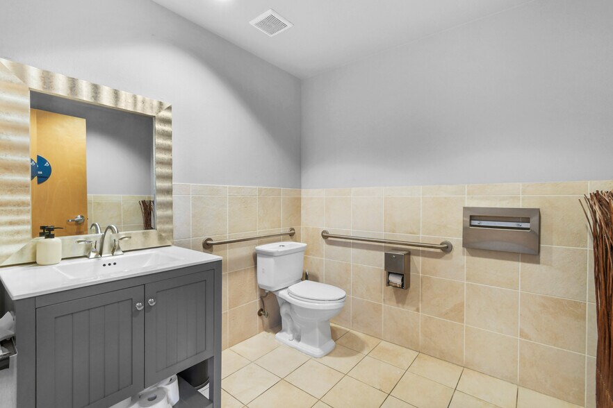 More Photos Of 861 Harold Pl, Chula Vista Research And Development For Sale