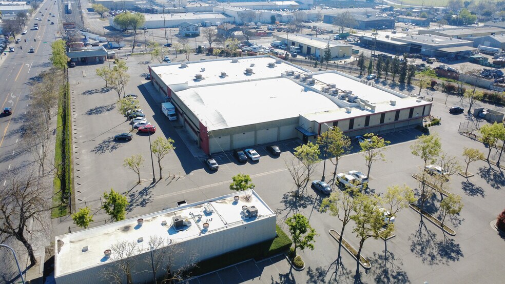 More Photos Of 1600 Yosemite Blvd, Modesto Office For Lease