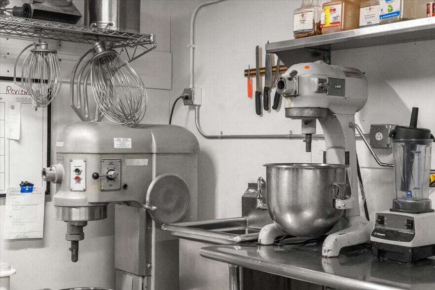 More Photos Of 454 Mountain Rd, Stowe Convenience Store For Sale