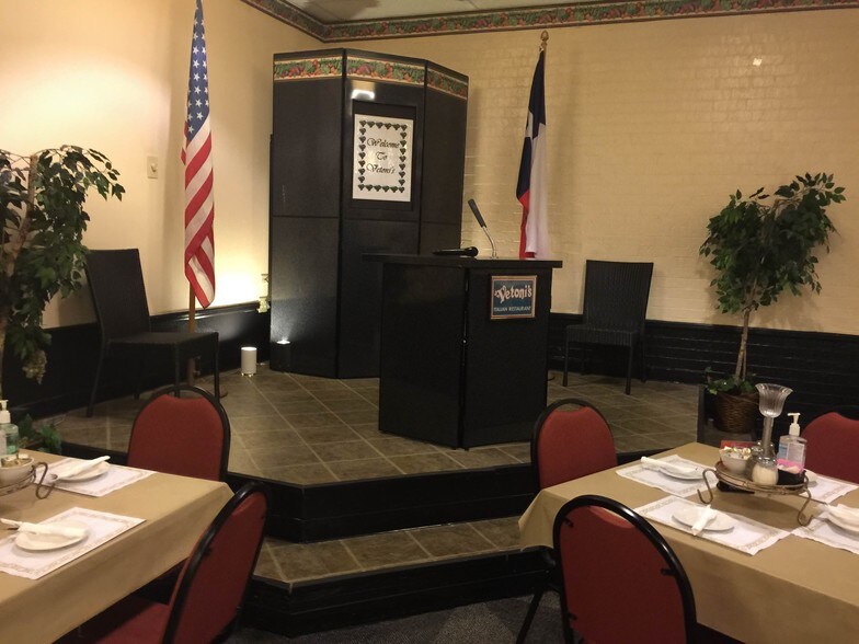 More Photos Of 428 N Gun Barrel Ln, Gun Barrel City Restaurant For Sale