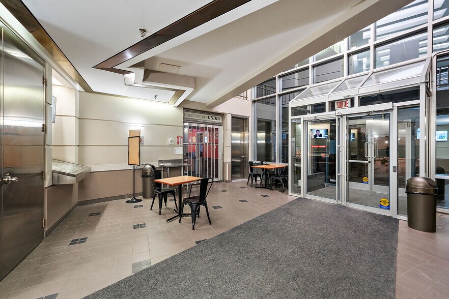 More Photos Of 9900 Boul Cavendish, Montréal Coworking Space