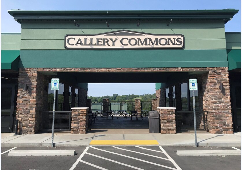 More Photos Of 1324-1328 Mars Evans City Rd, Evans City Showroom For Lease