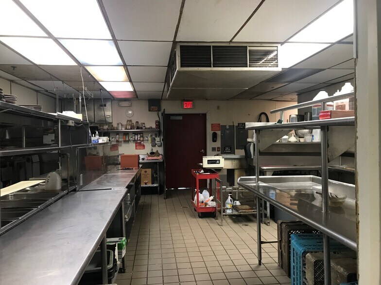 More Photos Of 2651 W Jefferson, Trenton Restaurant For Lease