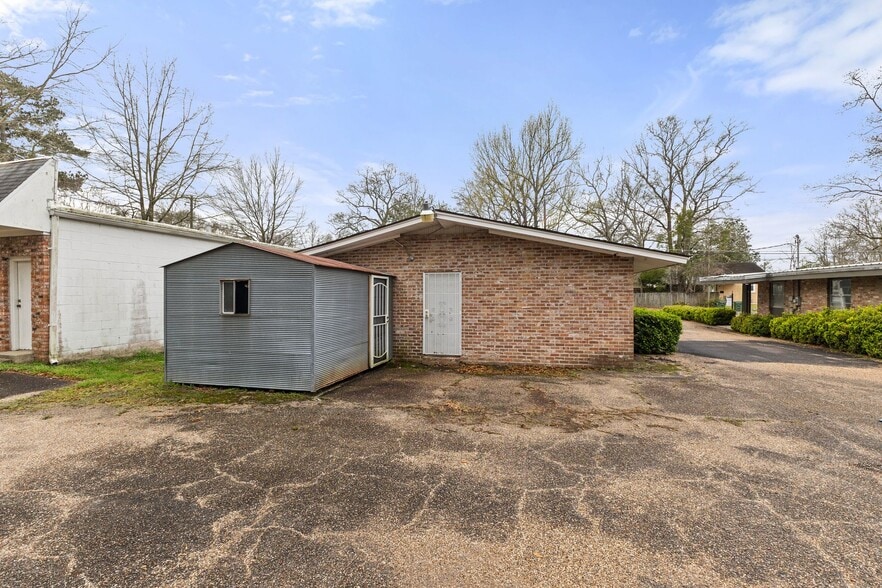 More Photos Of 120 S 10th Ave, Hattiesburg General Retail For Sale