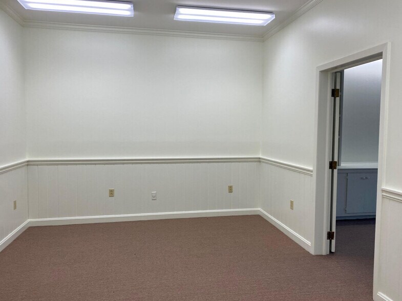More Photos Of 121 Saint Joseph Ave, Brewton Office For Sale