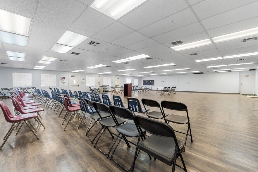 More Photos Of 3700 W Avenue L, Lancaster Schools For Lease