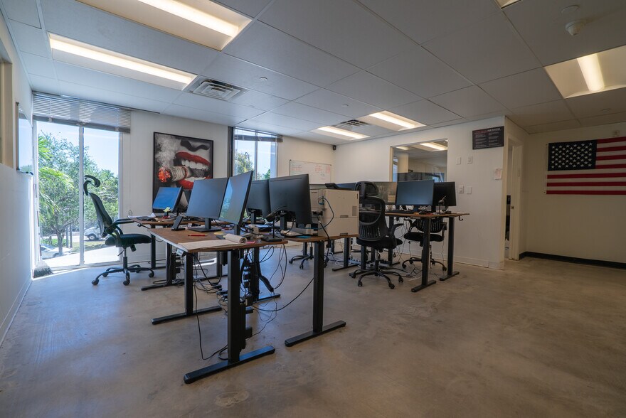 More Photos Of 4300 Biscayne Blvd, Miami Office Residential For Lease